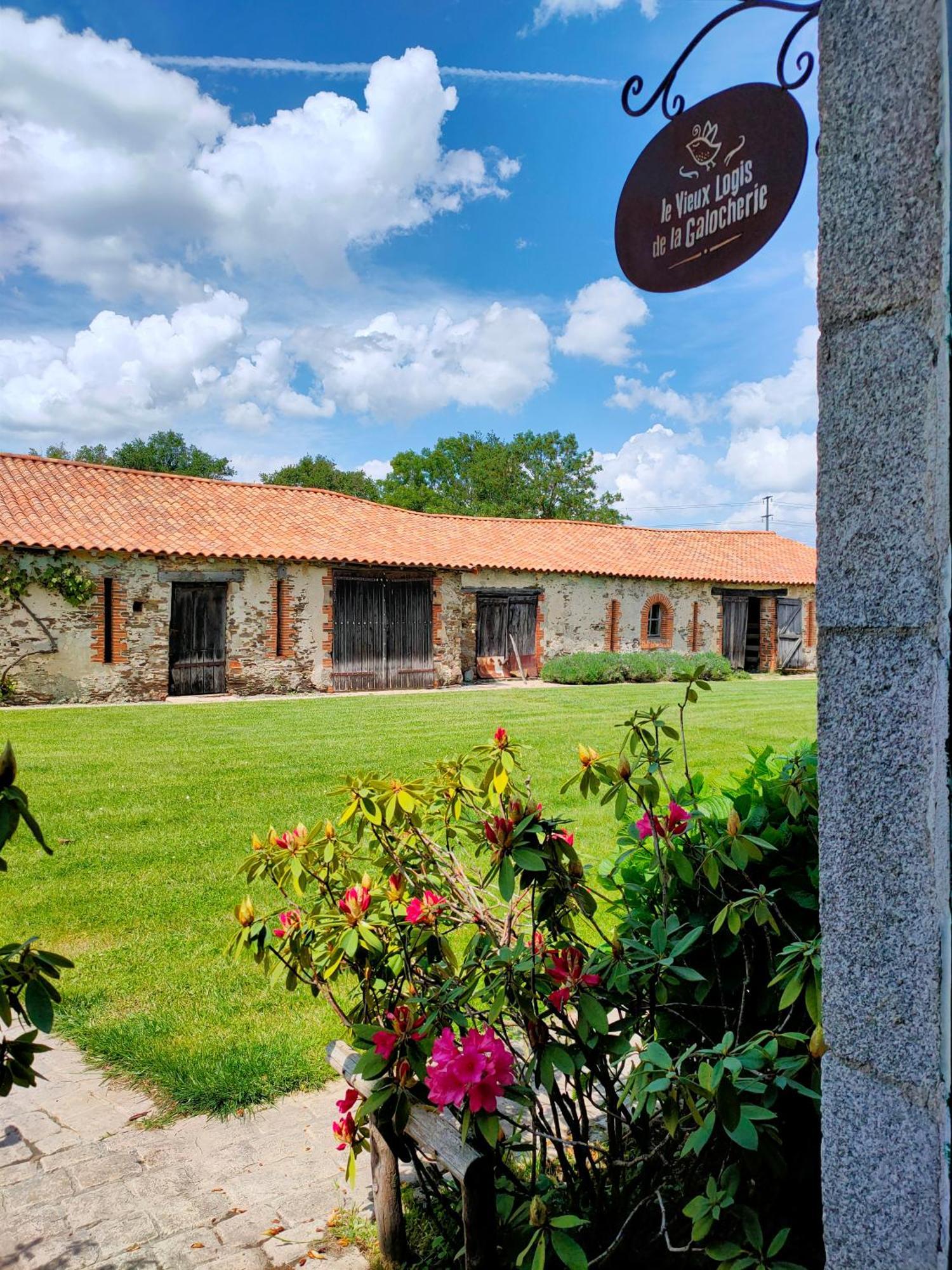 Le Vieux Logis De La Galocherie Sainte-Florence Exterior foto